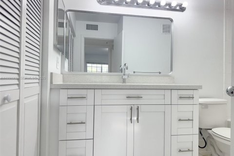 Condo in Miramar, Florida, 2 bedrooms  № 2043154 - photo 12