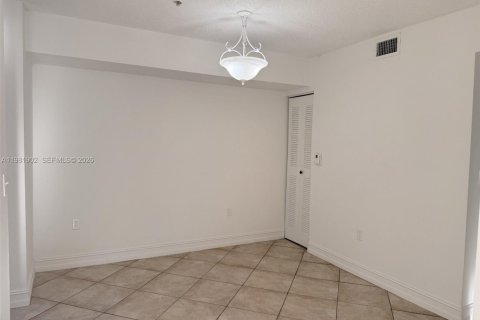 Condo in Miramar, Florida, 2 bedrooms  № 2043154 - photo 9