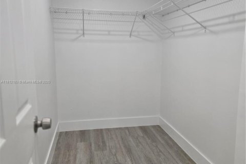Villa ou maison à louer à Homestead, Floride: 2 chambres, 259.48 m2 № 1755941 - photo 17