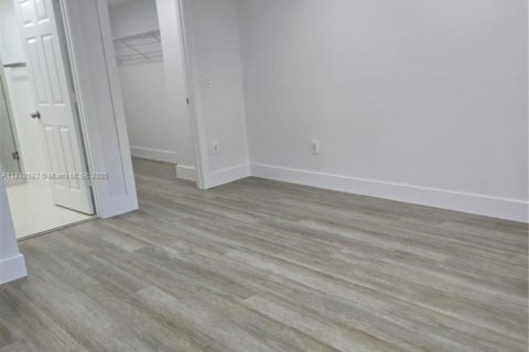 Villa ou maison à louer à Homestead, Floride: 2 chambres, 259.48 m2 № 1755941 - photo 20