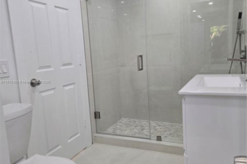 Villa ou maison à louer à Homestead, Floride: 2 chambres, 259.48 m2 № 1755941 - photo 3
