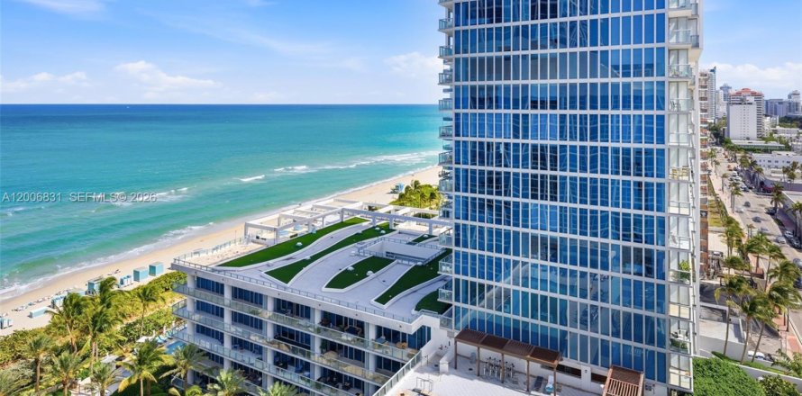 Condominio en Miami Beach, Florida, 3 dormitorios  № 2153792