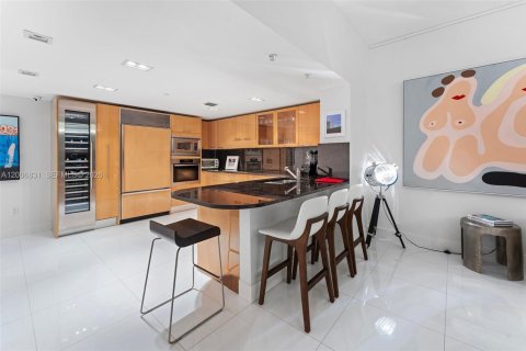 Condominio en alquiler en Miami Beach, Florida, 3 dormitorios, 194.72 m2 № 2153792 - foto 9
