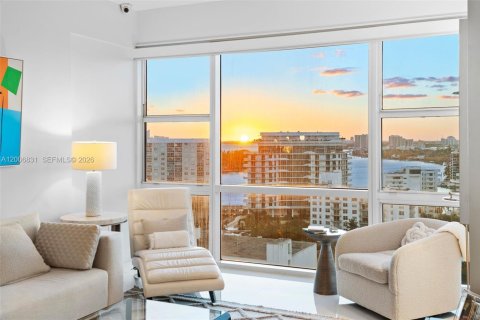 Condominio en alquiler en Miami Beach, Florida, 3 dormitorios, 194.72 m2 № 2153792 - foto 29