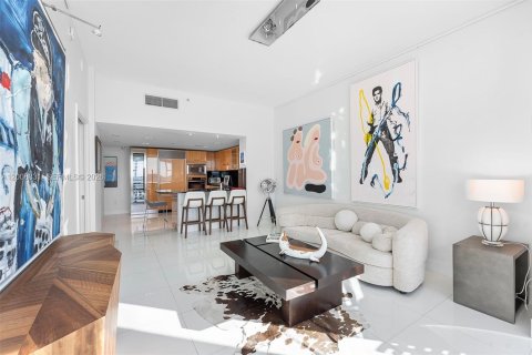 Condominio en alquiler en Miami Beach, Florida, 3 dormitorios, 194.72 m2 № 2153792 - foto 17