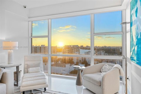 Condominio en alquiler en Miami Beach, Florida, 3 dormitorios, 194.72 m2 № 2153792 - foto 23