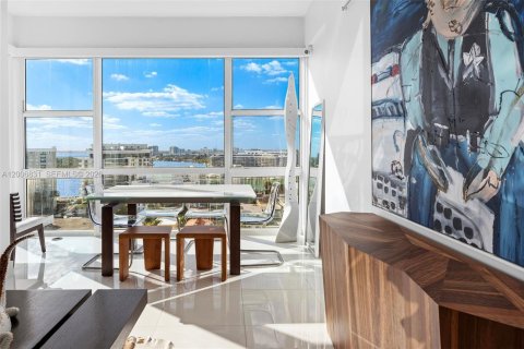 Condominio en alquiler en Miami Beach, Florida, 3 dormitorios, 194.72 m2 № 2153792 - foto 27