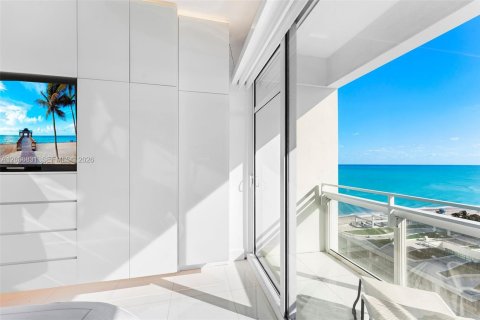 Condominio en alquiler en Miami Beach, Florida, 3 dormitorios, 194.72 m2 № 2153792 - foto 19