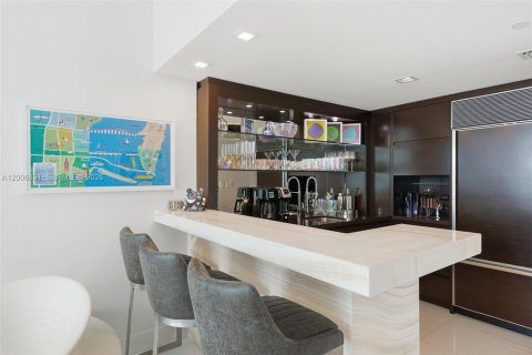 Condominio en alquiler en Miami Beach, Florida, 3 dormitorios, 194.72 m2 № 2153792 - foto 2