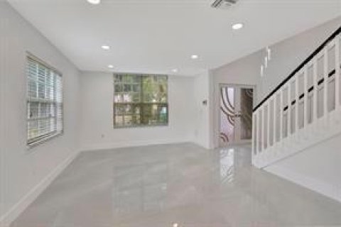 House in Sunrise, Florida 4 bedrooms, 240.25 sq.m. № 2189475 - photo 7