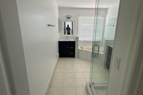 House in Sunrise, Florida 4 bedrooms, 240.25 sq.m. № 2189475 - photo 23