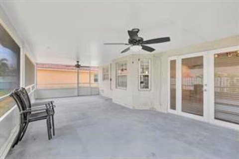 House in Sunrise, Florida 4 bedrooms, 240.25 sq.m. № 2189475 - photo 29
