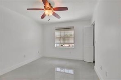 House in Sunrise, Florida 4 bedrooms, 240.25 sq.m. № 2189475 - photo 19
