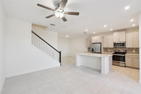 Adosado en venta en Orlando, Florida, 3 dormitorios, 164.99 m2 № 2142913 - foto 3
