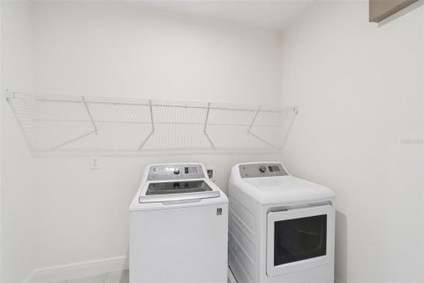 Adosado en venta en Orlando, Florida, 3 dormitorios, 164.99 m2 № 2142913 - foto 19