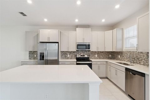 Adosado en venta en Orlando, Florida, 3 dormitorios, 164.99 m2 № 2142913 - foto 4