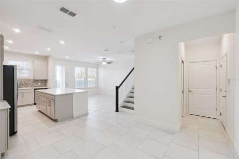 Adosado en venta en Orlando, Florida, 3 dormitorios, 164.99 m2 № 2142913 - foto 7