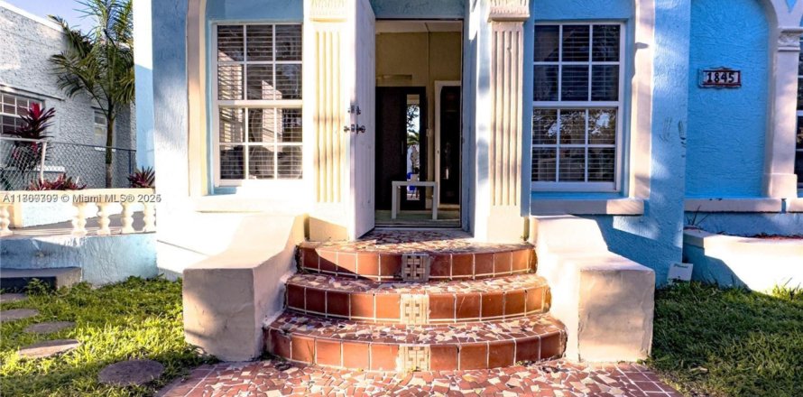 Villa ou maison à Miami, Floride 1 chambre, 441.66 m2 № 1889129