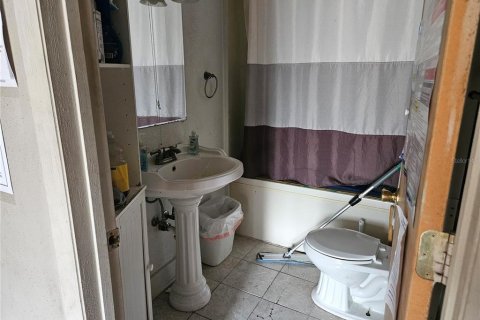 Propiedad comercial en venta en Wildwood, Florida, 118.45 m2 № 1718489 - foto 10