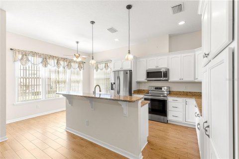 House in Summerfield, Florida 3 bedrooms, 181.62 sq.m. № 2212803 - photo 8