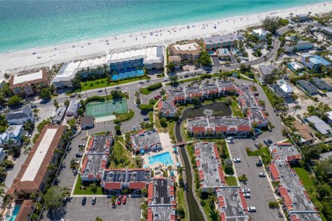 Condo in Bradenton Beach, Florida, 2 bedrooms  № 2122481 - photo 27
