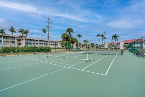 Condo in Bradenton Beach, Florida, 2 bedrooms  № 2122481 - photo 19