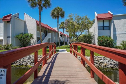 Condo in Bradenton Beach, Florida, 2 bedrooms  № 2122481 - photo 26