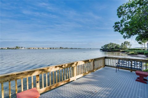 Condo in Bradenton Beach, Florida, 2 bedrooms  № 2122481 - photo 22
