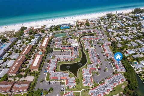 Condominio en Bradenton Beach, Florida, 2 dormitorios № 2122481
