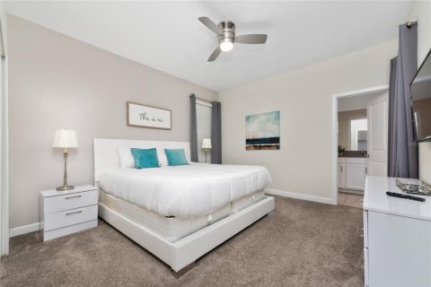 House in Kissimmee, Florida 5 bedrooms, 278.34 sq.m. № 1447386 - photo 16