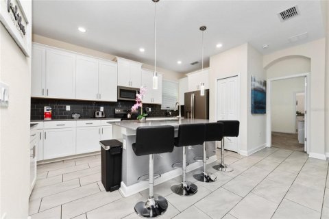 House in Kissimmee, Florida 5 bedrooms, 278.34 sq.m. № 1447386 - photo 12