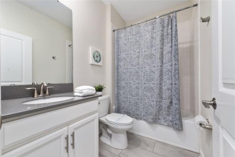 House in Kissimmee, Florida 5 bedrooms, 278.34 sq.m. № 1447386 - photo 21