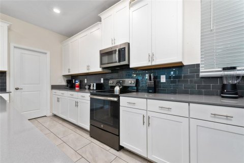 House in Kissimmee, Florida 5 bedrooms, 278.34 sq.m. № 1447386 - photo 14