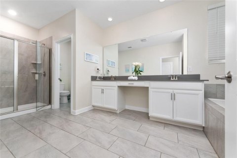 House in Kissimmee, Florida 5 bedrooms, 278.34 sq.m. № 1447386 - photo 27