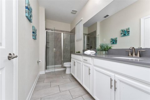 House in Kissimmee, Florida 5 bedrooms, 278.34 sq.m. № 1447386 - photo 18