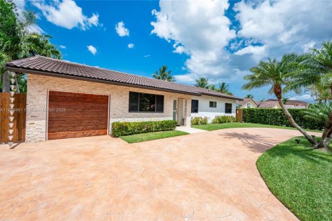 Villa ou maison à vendre à Miami, Floride: 4 chambres, 119.94 m2 № 1951268 - photo 16
