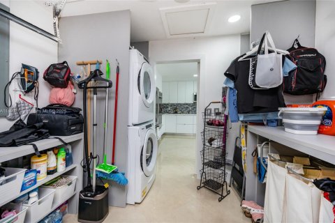 Villa ou maison à vendre à Miami, Floride: 4 chambres, 119.94 m2 № 1951268 - photo 29