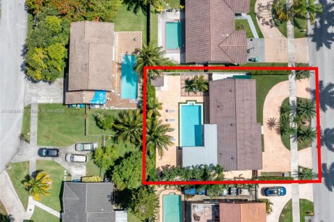 Villa ou maison à vendre à Miami, Floride: 4 chambres, 119.94 m2 № 1951268 - photo 6