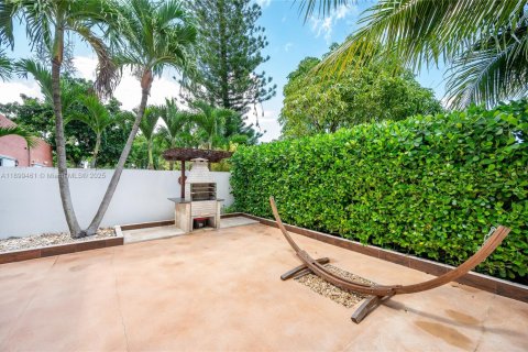 Villa ou maison à vendre à Miami, Floride: 4 chambres, 119.94 m2 № 1951268 - photo 18