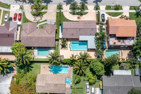 Villa ou maison à vendre à Miami, Floride: 4 chambres, 119.94 m2 № 1951268 - photo 4