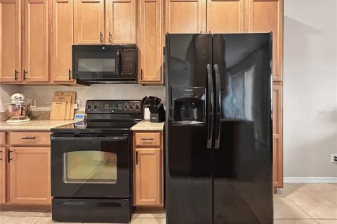 Townhouse in Ocoee, Florida 2 bedrooms, 129.51 sq.m. № 2198843 - photo 12