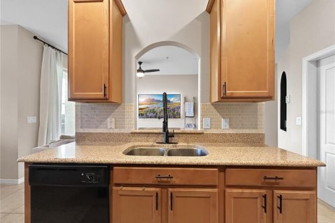 Townhouse in Ocoee, Florida 2 bedrooms, 129.51 sq.m. № 2198843 - photo 11