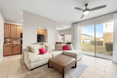 Townhouse in Ocoee, Florida 2 bedrooms, 129.51 sq.m. № 2198843 - photo 9