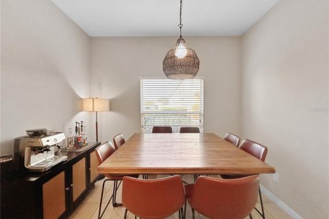 Townhouse in Ocoee, Florida 2 bedrooms, 129.51 sq.m. № 2198843 - photo 16