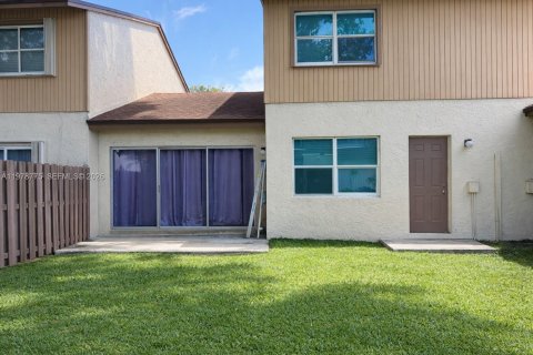 Condo in Plantation, Florida, 3 bedrooms  № 2059396 - photo 15