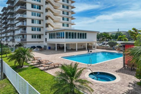 Condo in Clearwater, Florida, 2 bedrooms  № 1653776 - photo 18