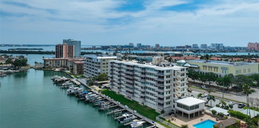 Condo in Clearwater, Florida, 2 bedrooms  № 1653776