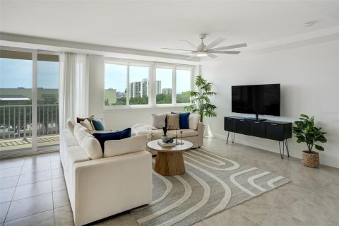 Condo in Clearwater, Florida, 2 bedrooms  № 1653776 - photo 6