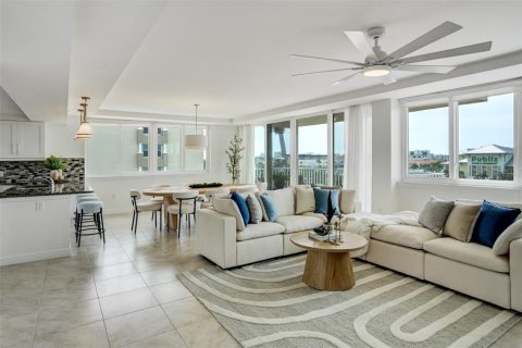Condo in Clearwater, Florida, 2 bedrooms  № 1653776 - photo 2