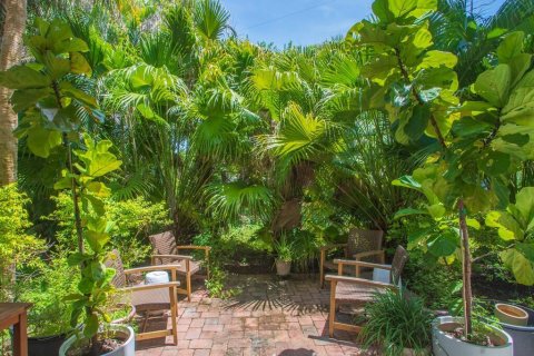 House in Vero Beach, Florida 2 bedrooms, 146.6 sq.m. № 2338335 - photo 10